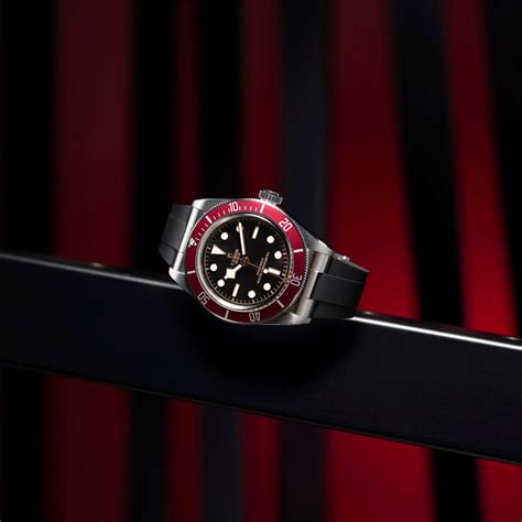 tudor black bay m7941a1a0ru-0002|tudor burgundy black bay.